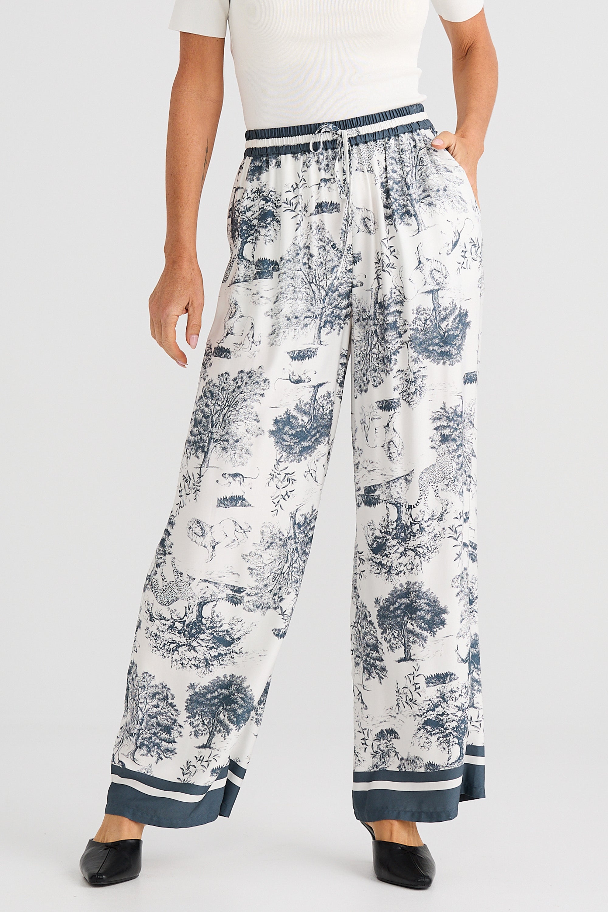 Glenda Plant - Slate Toile