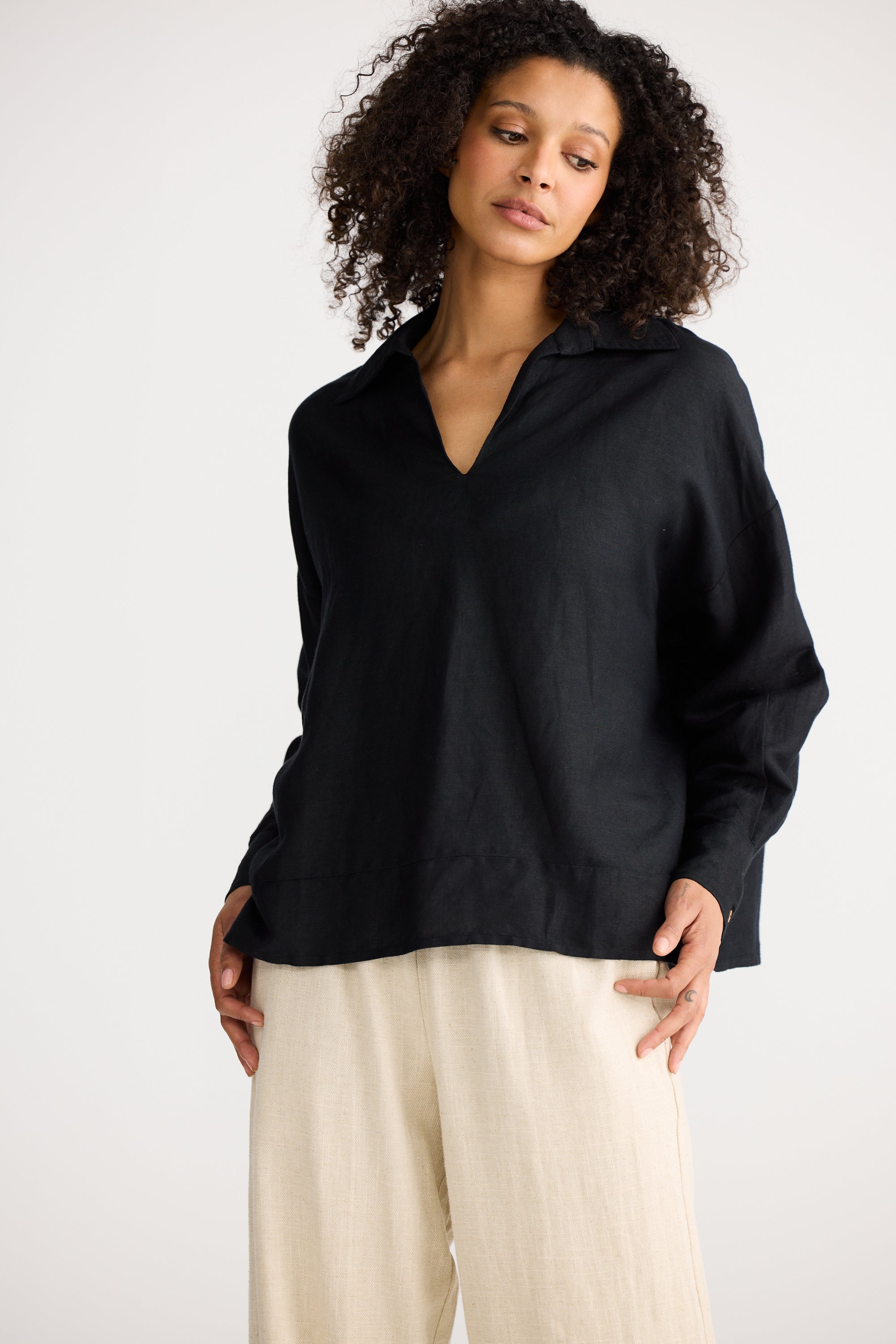 Wander Top Long Sleeve Top - Black