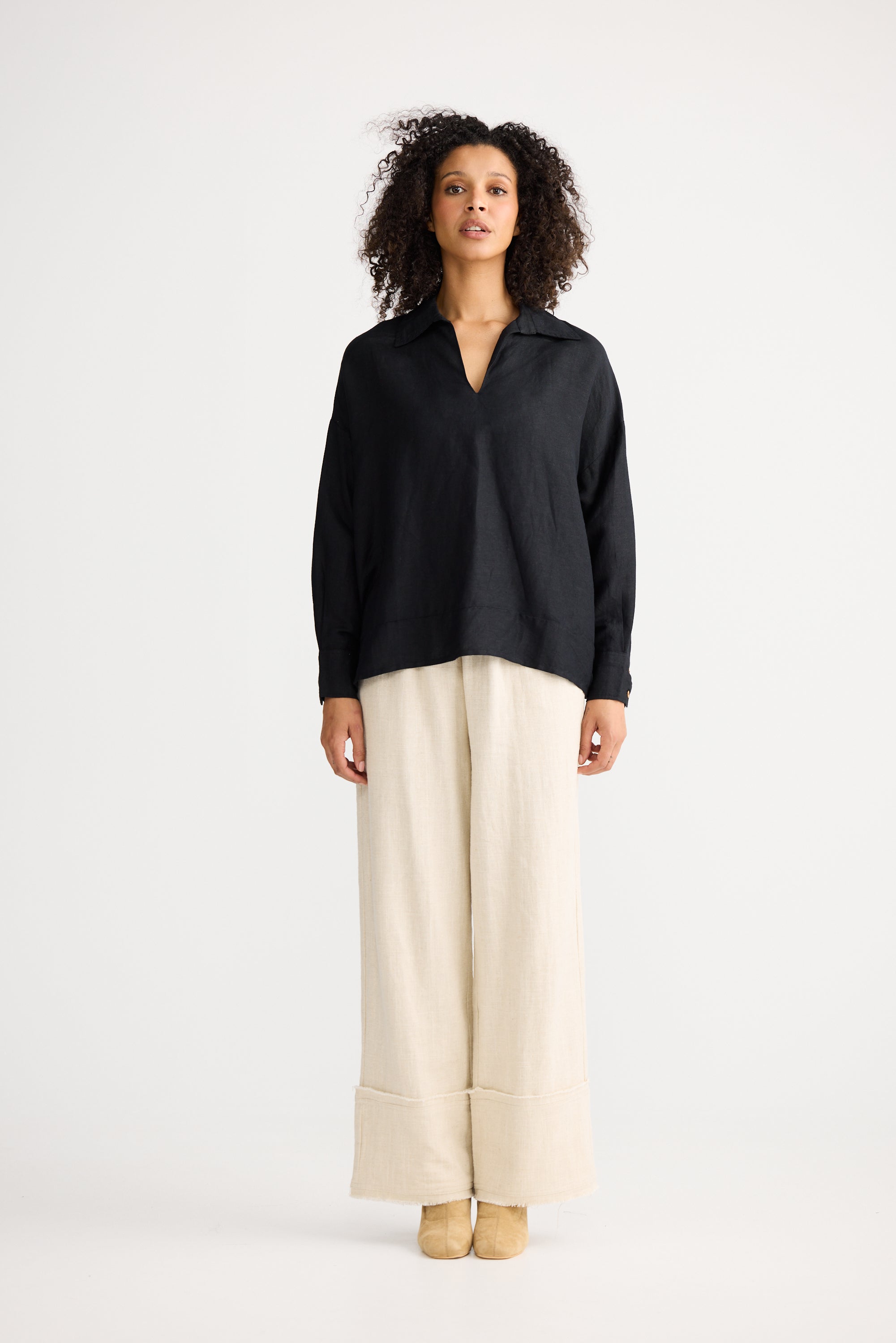 Wander Top Long Sleeve Top - Black