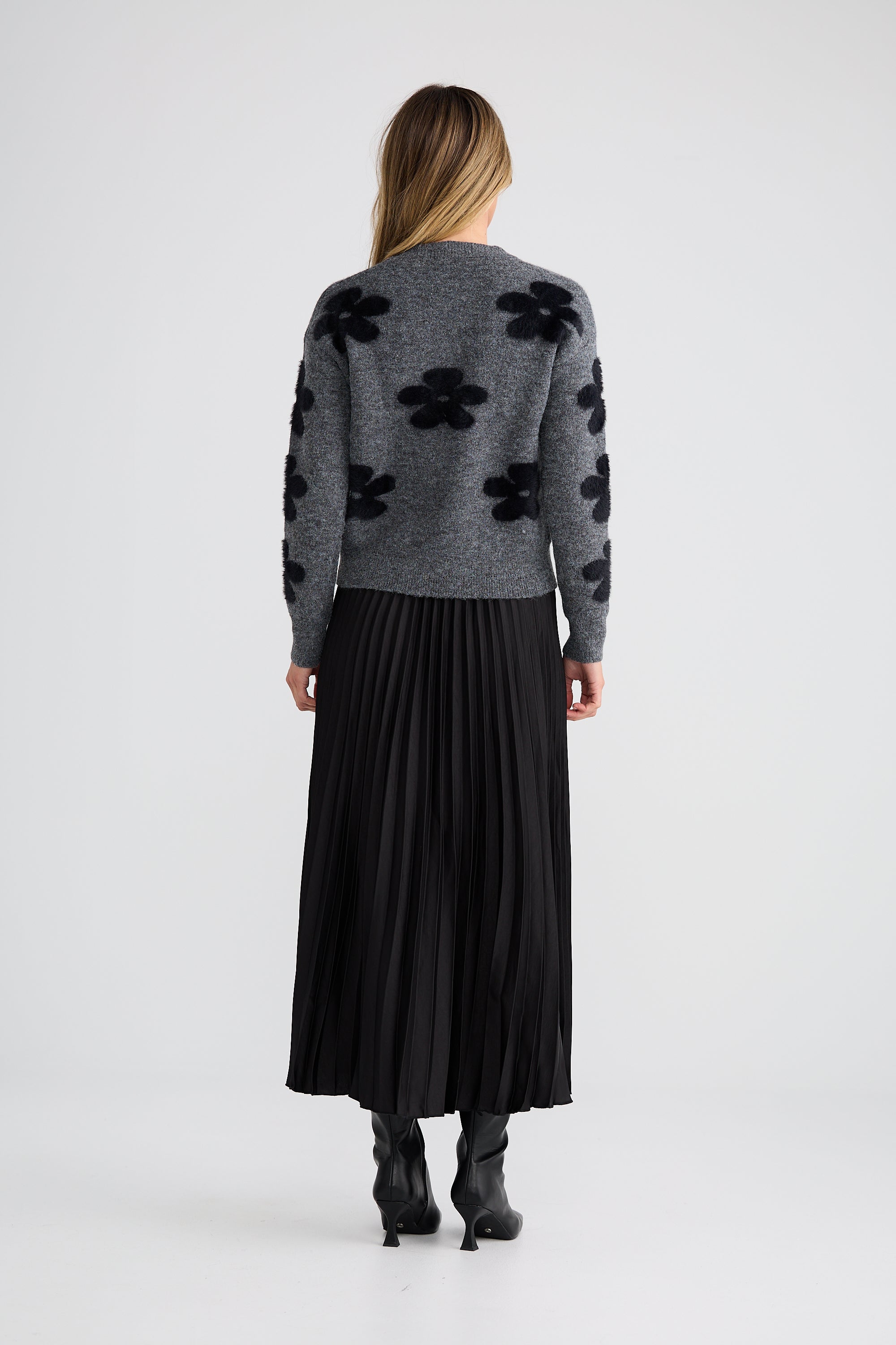 Cosmos Knit - Charcoal w Black