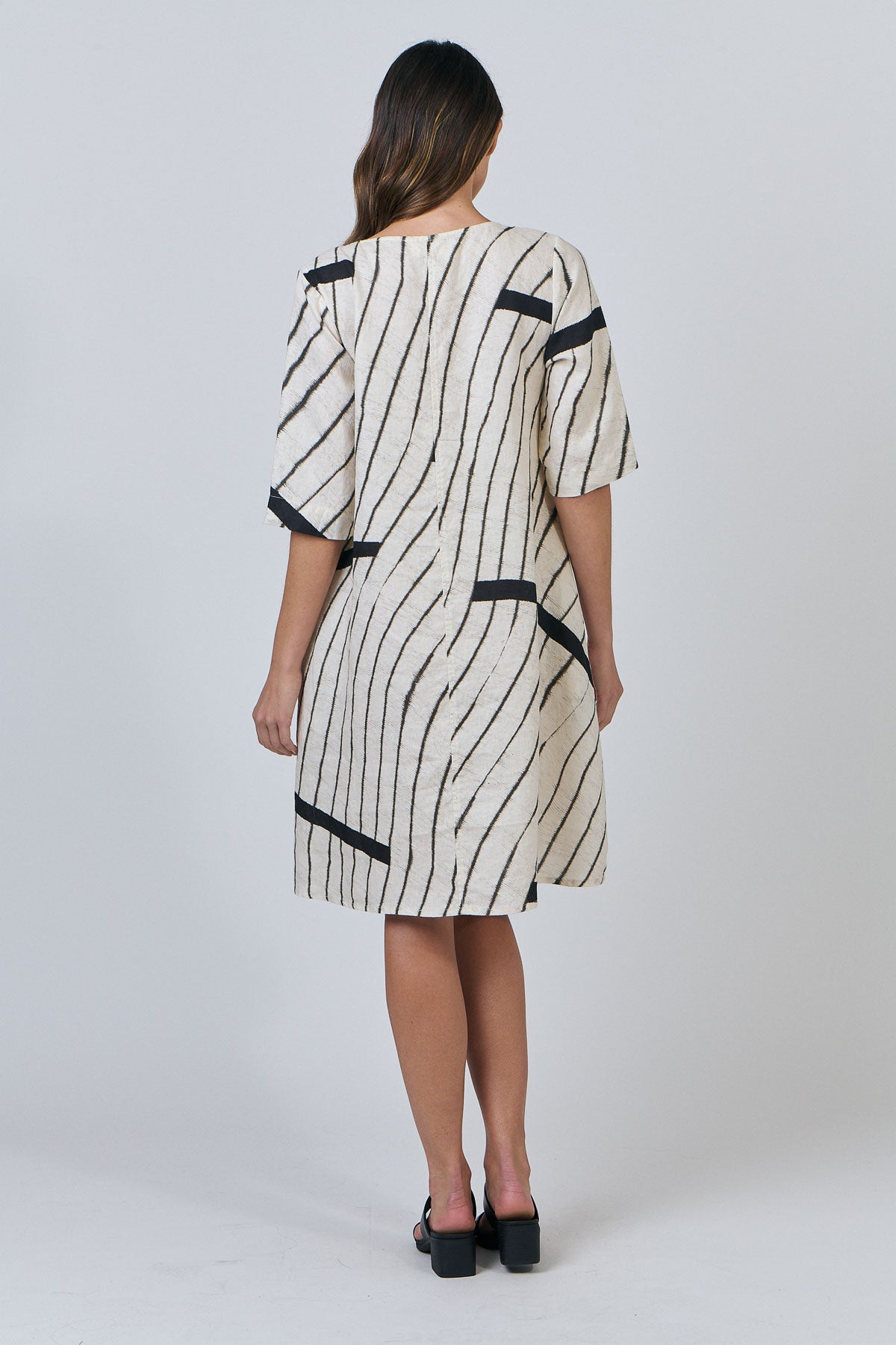 Linen Dress - Isobars