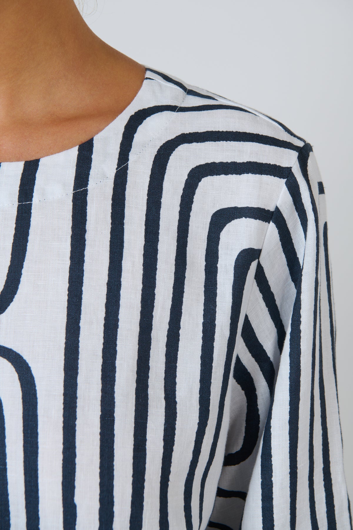 GA724B Top - Maze
