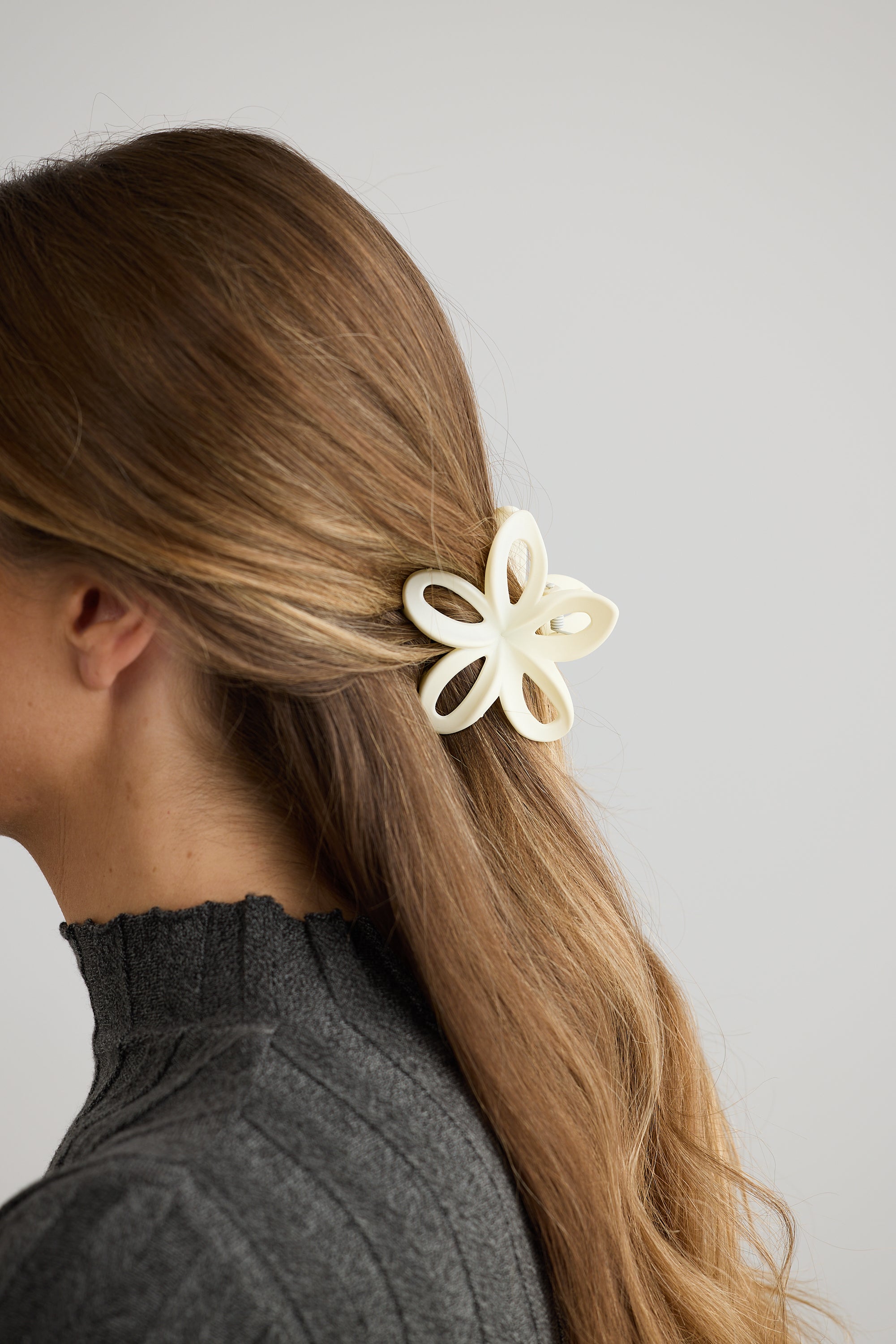 Paulina Hair Claw - Creme