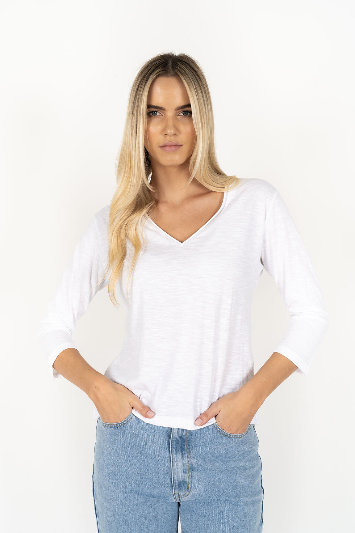 Stella V-Neck - White