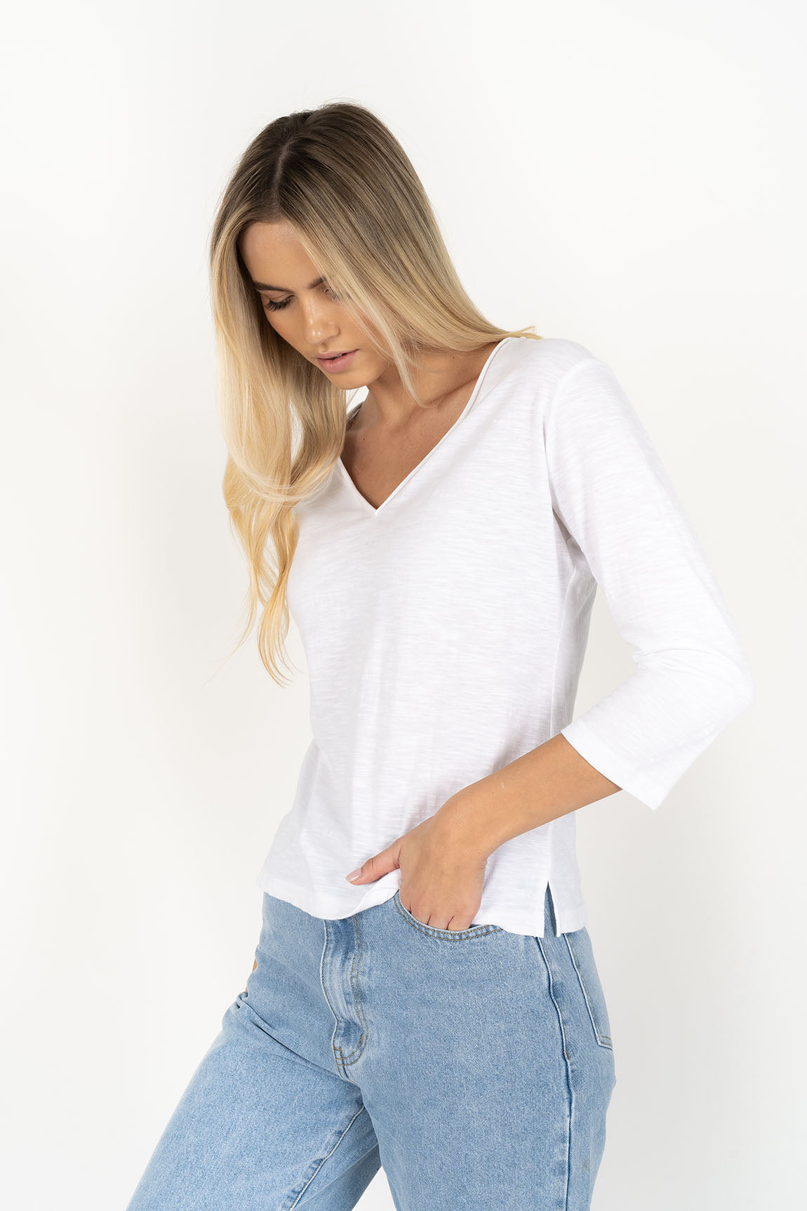 Stella V-Neck - White