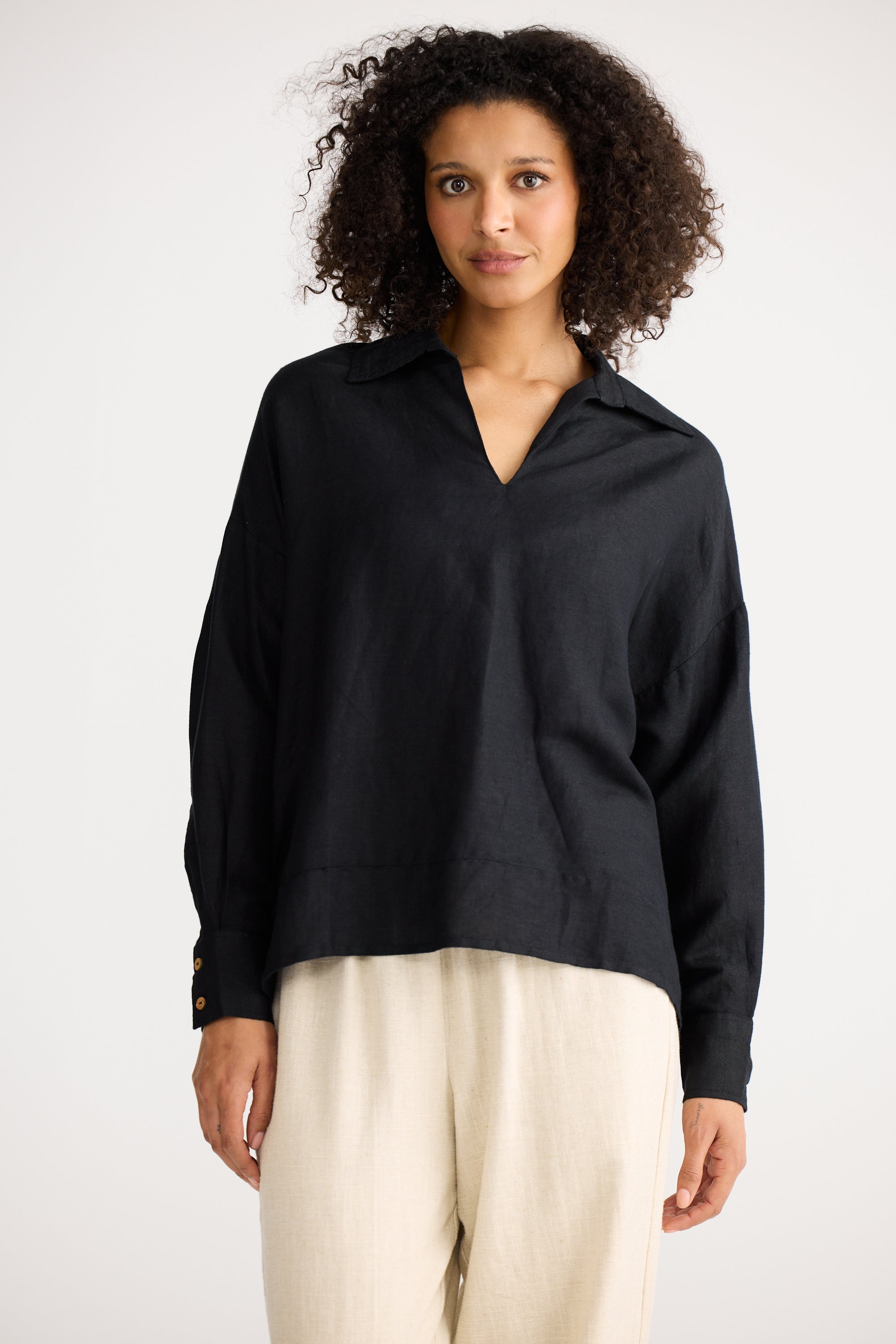 Wander Top Long Sleeve Top - Black